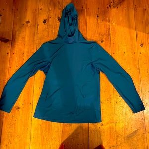 Lululemon light weight shell, in perfect condition, blue.